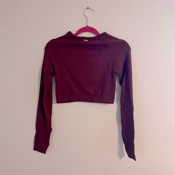 NWOT Vital seamless crop 2.0 top in baked maroon marble ( discontinued) - Picture 3 of 5